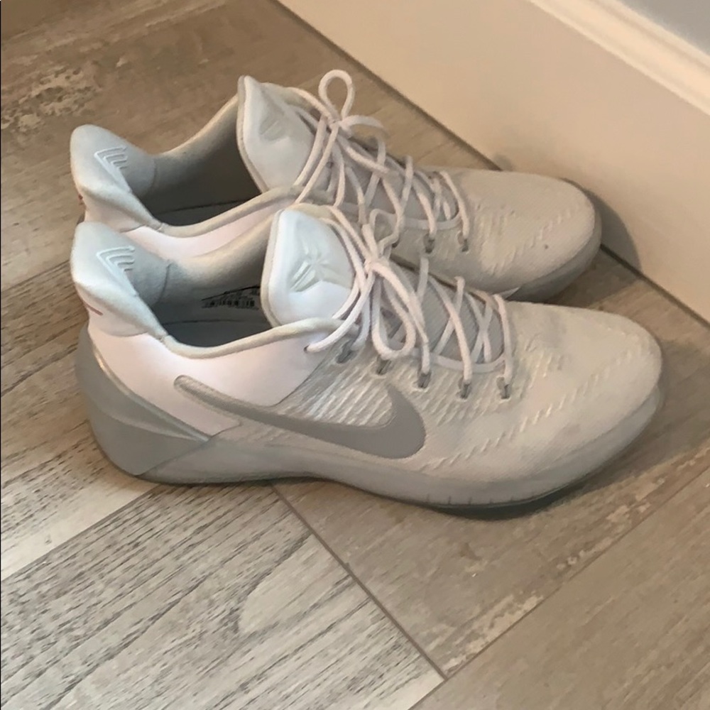 Nike Kobe’s basketball shoes